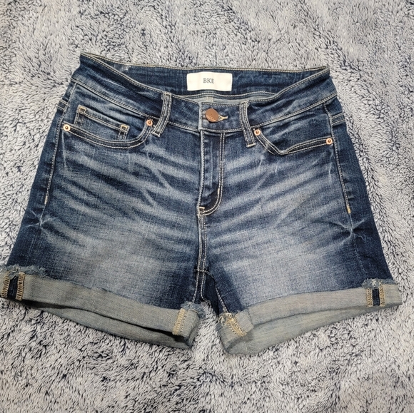 Buckle jean shorts size 24 - Picture 2 of 4